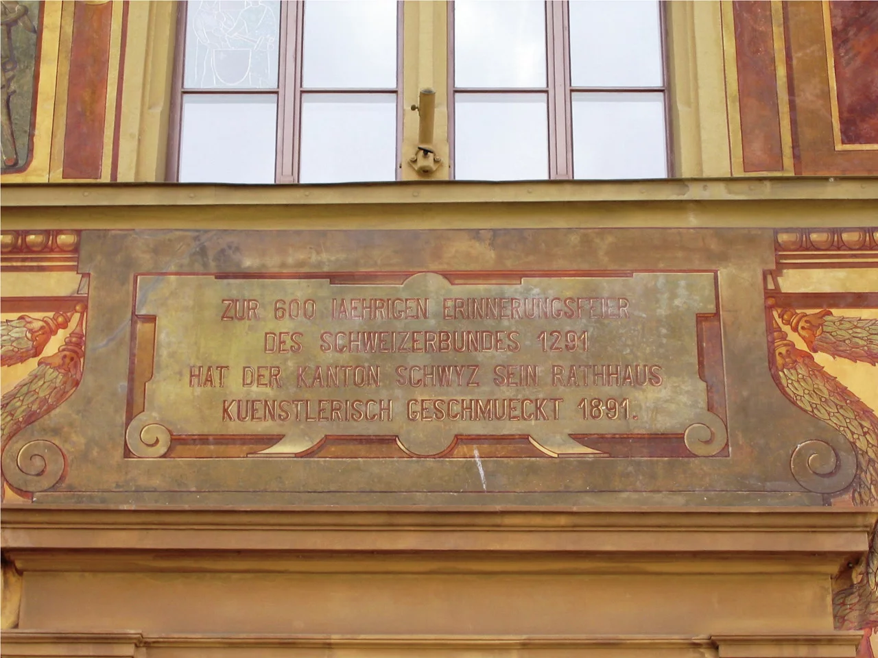 Schwyz Rathaus giriş portali
