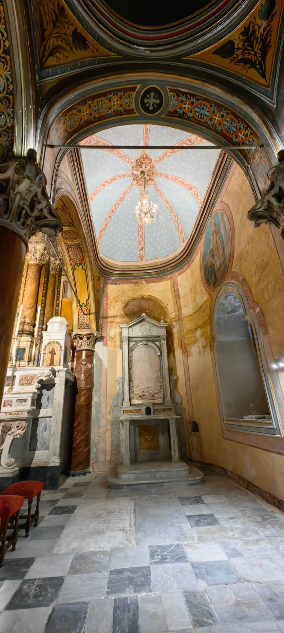 St. Polikarp Kilisesi Görsel 4