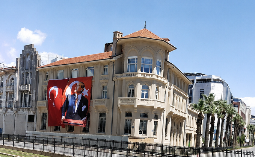 Izmir Garanti Bank Facade Renovation